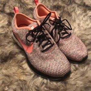 Nike Dualtone Racer Women’s 8 and Youth 7